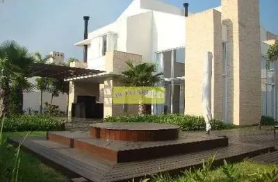 Casa à venda 3 dormitorios sendo 3 suites, 3 salas ,  6 vagas, 390m²ac ,1.000m²at, condomino veduta