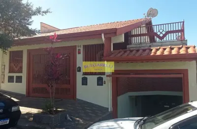 Casa à venda contendo 2 casas independentes com òtima localização bairro jardim das samambaias, jun