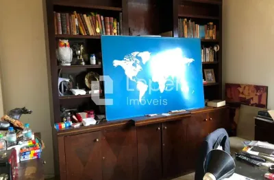 Apartamento com 350 m², 5 quartos sendo 3 suítes à venda no bairro morumbi.