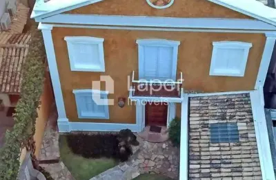 Casa com 300 m², 3 quartos sendo 3 suítes à venda no bairro jardim europa.