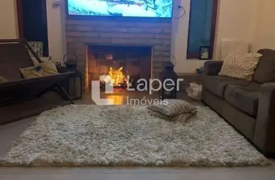 Casa com 250 m², 3 quartos sendo 0 suíte à venda no bairro Brooklin.