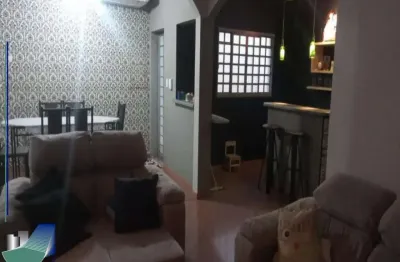 Linda casa a venda bancários ótima localização 2 suítes