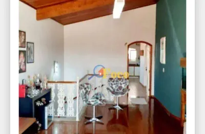 Linda casa com 3 dormitórios (1 suíte) bairro tradicional - itatiba