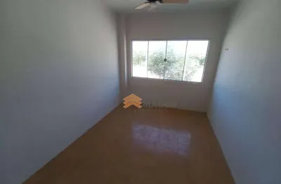 Apartamento disponível para locação no bairro tirol, possui 75m² composto por sala, 2/4, banheiro social, cozinha e área de serviço.  entre já em cont