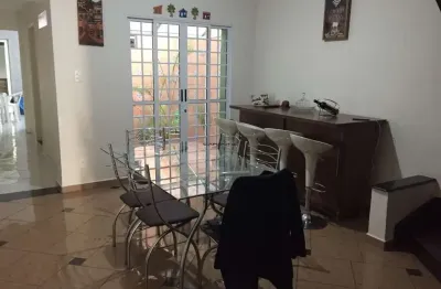 Casa com 2 quartos à venda na rua pereira da silva, mooca, são paulo por r$ 700.000