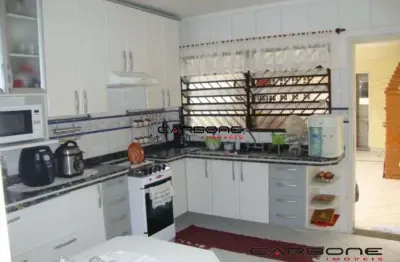 Casa com 3 quartos à venda na rua madrid, parque sevilha, são paulo por r$ 1.100.000