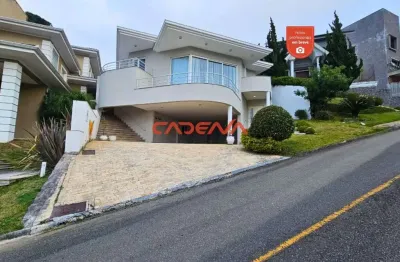 Casa em condomínio fechado com 4 quartos e 6 vagas para aluguel no taboão