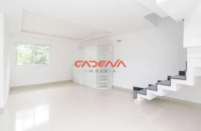 Sobrado triplex com 3 quartos e 2 vagas para aluguel no campo comprido