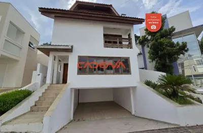 Casa com 3 quartos para alugar na Rua Virgínia Dalabona, 1202, Orleans, Curitiba