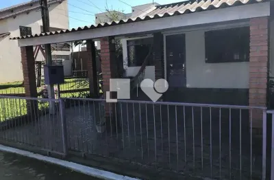 Casa em condomínio fechado com 2 quartos à venda na rua camboatás, --, igara, canoas por r$ 270.000