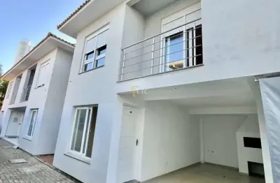 Casa em condomínio fechado com 2 quartos para alugar na rua coronel vicente, --, centro, canoas por r$ 2.000