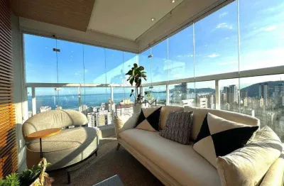 Apartamento de revista, com vista mar panorâmica e design único