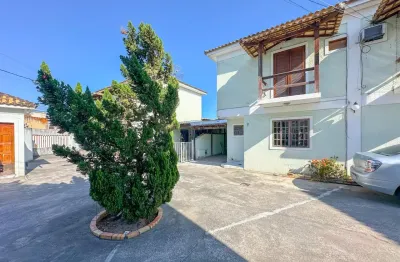 Excelente casa duplex 2 quartos com planejados e vaga coberta!