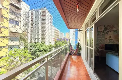 Excelente apartamento de 3 quartos, de frente, sol da manhã e com varanda.