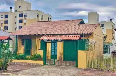 Casa com 3 quartos à venda na rua dona zulmira, 161, cavalhada, porto alegre, 220 m2 por r$ 550.000