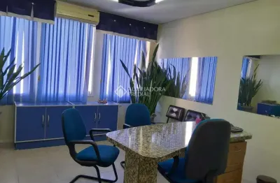 Sala comercial à venda na avenida borges de medeiros, 308, centro histórico, porto alegre, 57 m2 por r$ 180.000