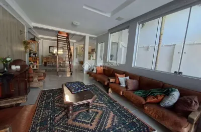 Casa com 3 quartos à venda na rua silvério souto, 540, teresópolis, porto alegre, 203 m2 por r$ 680.000