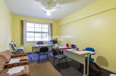 Sala comercial à venda na rua voluntários da pátria, 527, centro histórico, porto alegre, 43 m2 por r$ 139.000