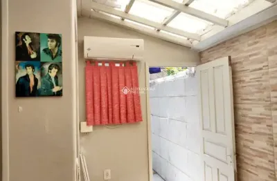 Apartamento com 2 quartos à venda na Rua Cícero Ahrends, 249, Menino Deus, Porto Alegre, 48 m2 por R$ 173.000