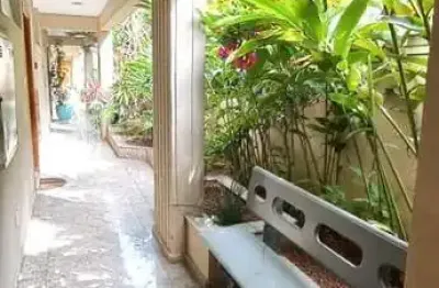 Casa triplex a venda em santos no embaré próximo a praia