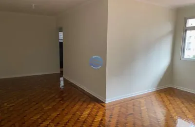 Apartamento a venda em santos no gonzaga no último andar.