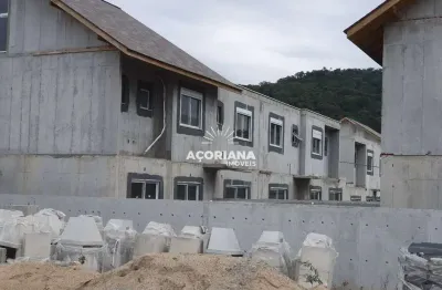 Casa em condomínio fechado com 2 quartos à venda na rua sagrado coração de jesus, 811, morro das pedras, florianópolis por r$ 939.000