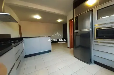 Apartamento com 3 quartos para alugar na rua fermino hemenegildo dos santos, 15, carianos, florianópolis por r$ 3.800