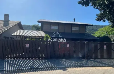 Casa com 3 quartos à venda na rua do beija-flor, 16, lagoa da conceição, florianópolis por r$ 2.400.000
