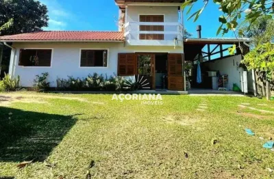 Casa à venda na servidão olindina maria lopes, 1062, campeche, florianópolis por r$ 950.000