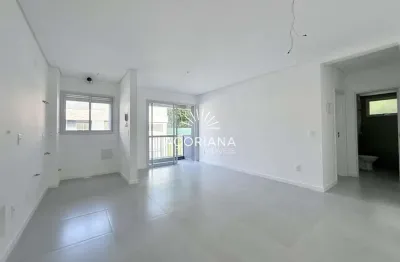 Apartamento à venda no Ribeirão da Ilha | 2 quartos, suíte e lazer no terraço