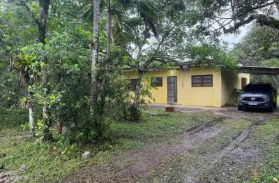 Chácara com 2 dormitórios e amplo espaço, no são fernando em itanhaém / sp.