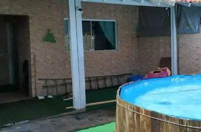 Sobrado com 2 dormitórios, sendo 2 suítes no gaivota em itanhaém / sp