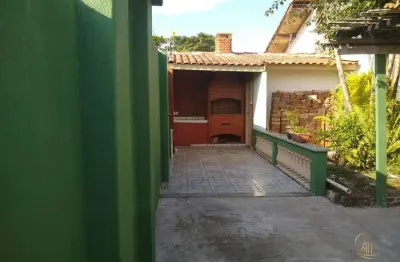 Casa com 2 dormitórios, sendo 1 suíte na praia dos sonhos em itanhaém, sp.
