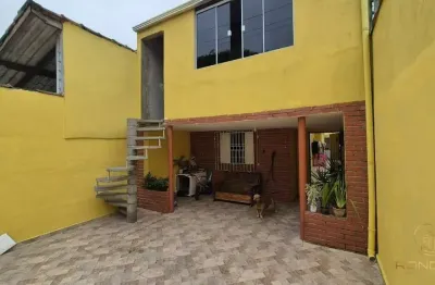 Casa com 2 dormitórios, sendo 1 suíte no suarão em itanhaém, sp.