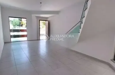 Casa em condomínio fechado com 3 quartos à venda na rua primeiro de maio, 139, baeta neves, são bernardo do campo, 200 m2 por r$ 790.000
