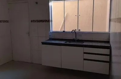 Sobrado frontal para locação na chácara seis de outubro - 03 dormitórios