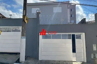 Taboão sobrado novo a venda com 3 dormitórios sendo 1 suíte, sala para 2 ambientes, cozinha ampla,3 banheiros,2 vagas, área útil 117 m²