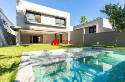 Condomínio hipica max garden excelente residência de alto padrão,com 4 suítes sendo 1 master, sala para 4 ambientes,6 vagas, útil de 846m²