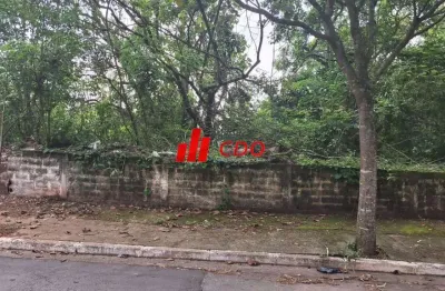 Horto do Ype Terreno a venda com 1.998,00 m², bom para condomínio vertical e horizontal, frente de 35.5 x 51= 1.998m² Zoneamento ZM estuda 50% permuta