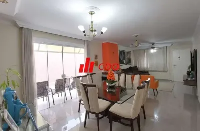 Morumbi sul excelente sobrado reformado, com 3 dormitórios sendo 1 suíte, sala para 3 ambientes,5 vagas, churrasqueira, quintal, útil de 180m²