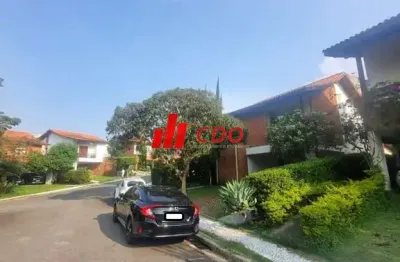 Linda casa reformada em condomínio horto do ype, 4 dormitórios sendo 1 suíte master,3 salas, piscina, churrasqueira, hidro,sauna,4 vagas, útil 350m²