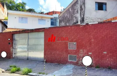 Sobrado a venda próximo metrô campo limpo jardim piracuama, com 3 dormitórios sendo 1 suíte,2 salas,4 vagas, útil de 130m²,terreno 260m²