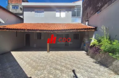 Sobrado a venda  e locação próximo metrô campo limpo jardim piracuama, com 3 dormitórios sendo 1 suíte,2 salas,4 vagas, útil de 130m²,terreno 260m²