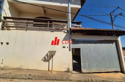 Embú guaçú - sobrado com 5 dormitórios, sendo 1 suíte, sala para 3 ambientes,3 banheiros,5 vagas, terreno 250m²área construída de 250m²