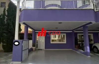 Casa a venda no condomínio morumbi sul privê-sp: 5 dormitórios sendo 4 suítes, 3 salas, 5 banheiros,3 vagas,2 cobertas,233m²,lazer no condomínio.