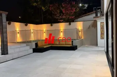 Excelente casa reformada a venda ou locação no horto do Ype:Com 3 dormitórios sendo 1 suíte, sala para 3 ambientes, área gourmet,piscina,útil de 350m