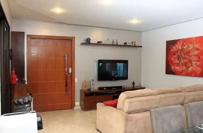 Apartamento reformado, recém pintado ! 03 suites, 02 vagas