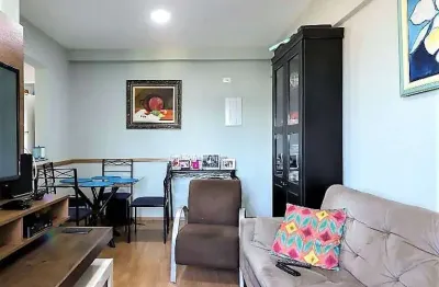 Belíssimo apartamento 02 dormitórios, 01 sala ampla para 02 ambientes, 01 banheiro, 01 vaga