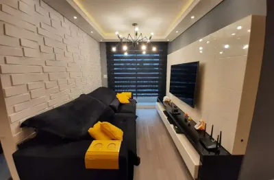 Belíssimo apartamento com 02 dormitórios, sendo 01 suíte com varanda, 02 vagas de garagem, imóvel novo e muito bem localizado