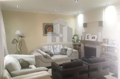 Belíssima casa no jardim tremembé próximo ao horto florestal, rua tranquila e sem saída bem arborizada. sobrado com 4 dormitórios, 3 vagas de garagem